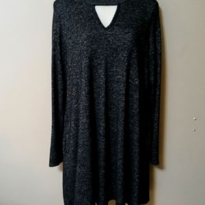 Tunic sweater with keyhole neck. XXL